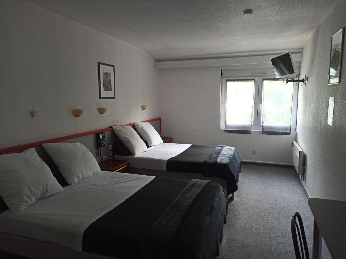 La Pierre Blanche Hotel Luzenac ภายนอก รูปภาพ