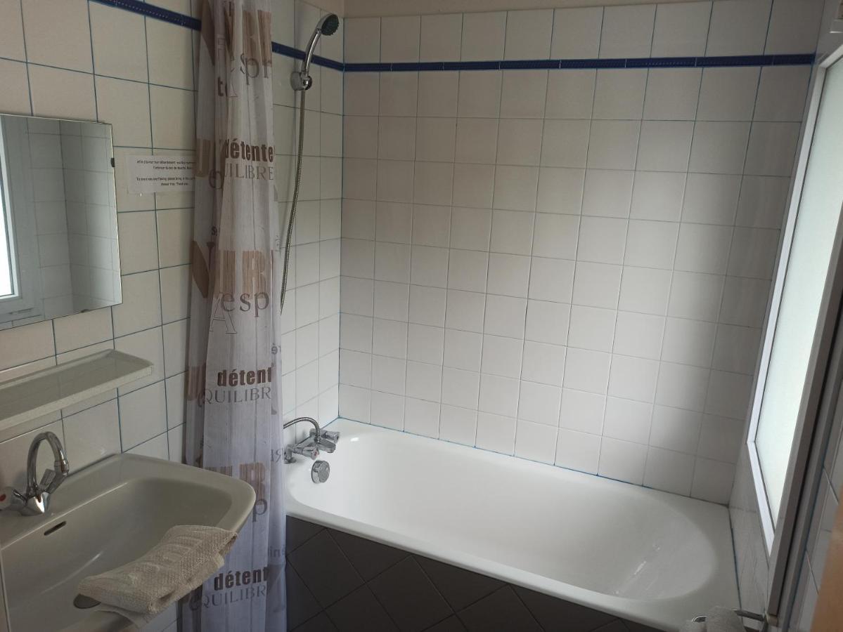 La Pierre Blanche Hotel Luzenac ภายนอก รูปภาพ