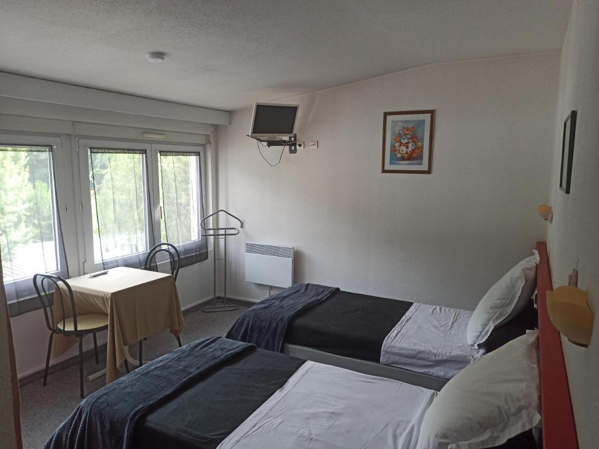 La Pierre Blanche Hotel Luzenac ภายนอก รูปภาพ